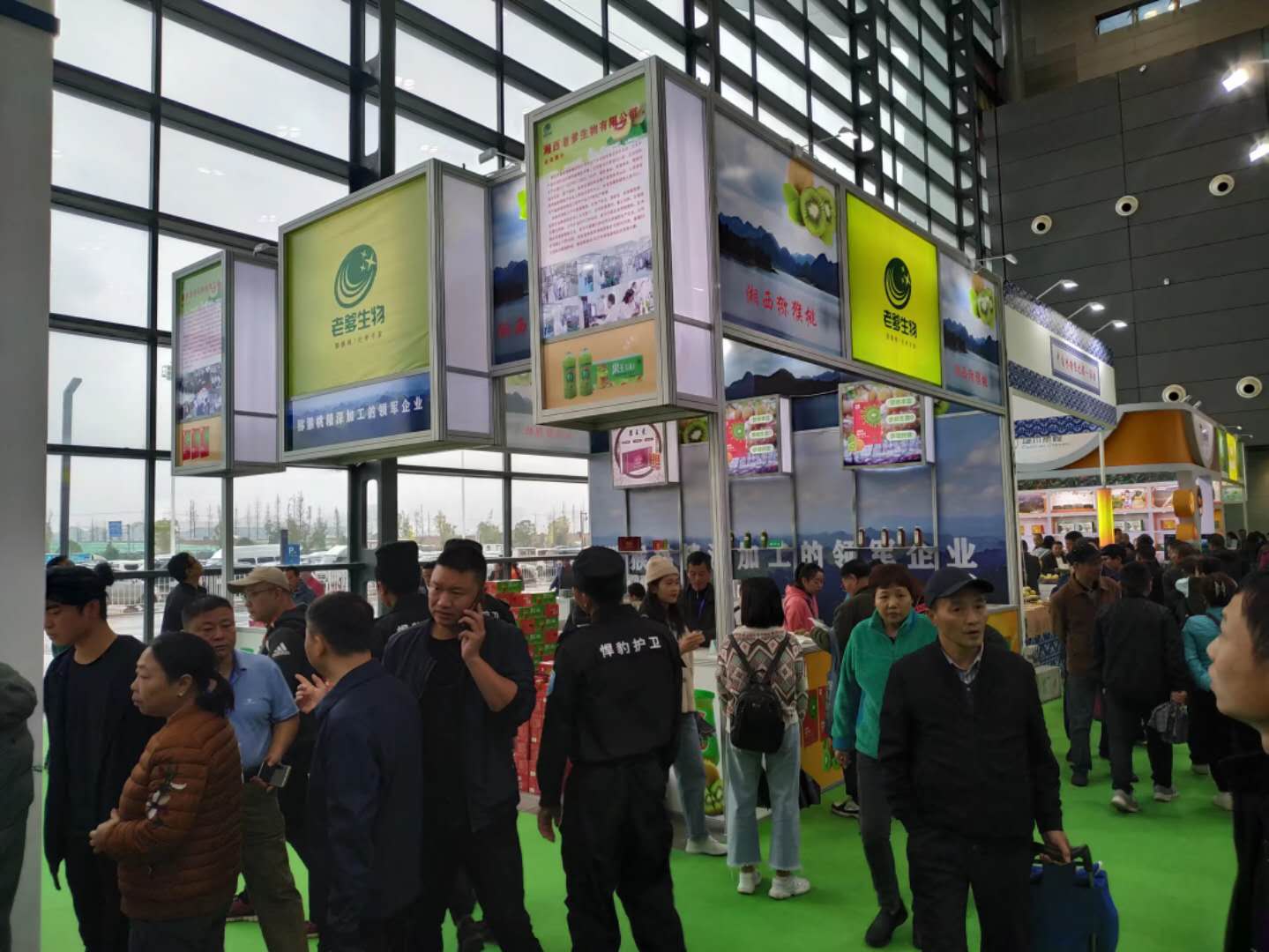 80方柱特裝展位 80方柱特裝展位